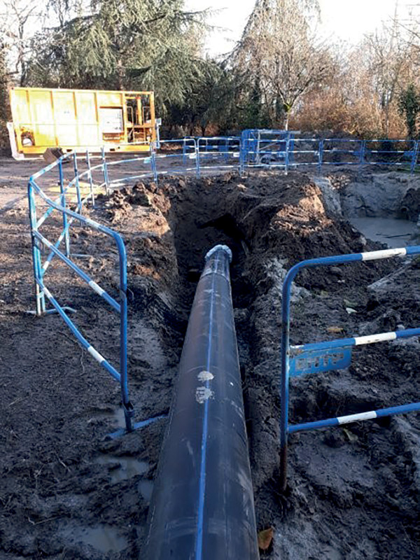 chantier de pose / remplacement d'une canalisation enterrée par Tours Métropole