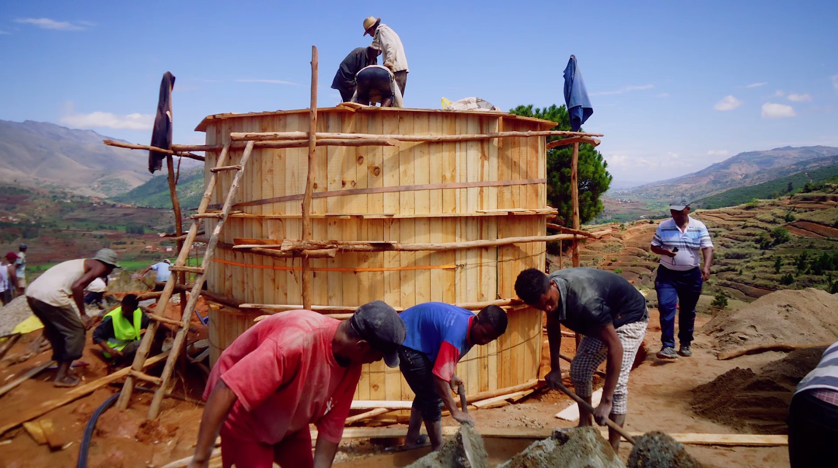 Travaux d'alimentation en eau potable des villages de Sahanivotry