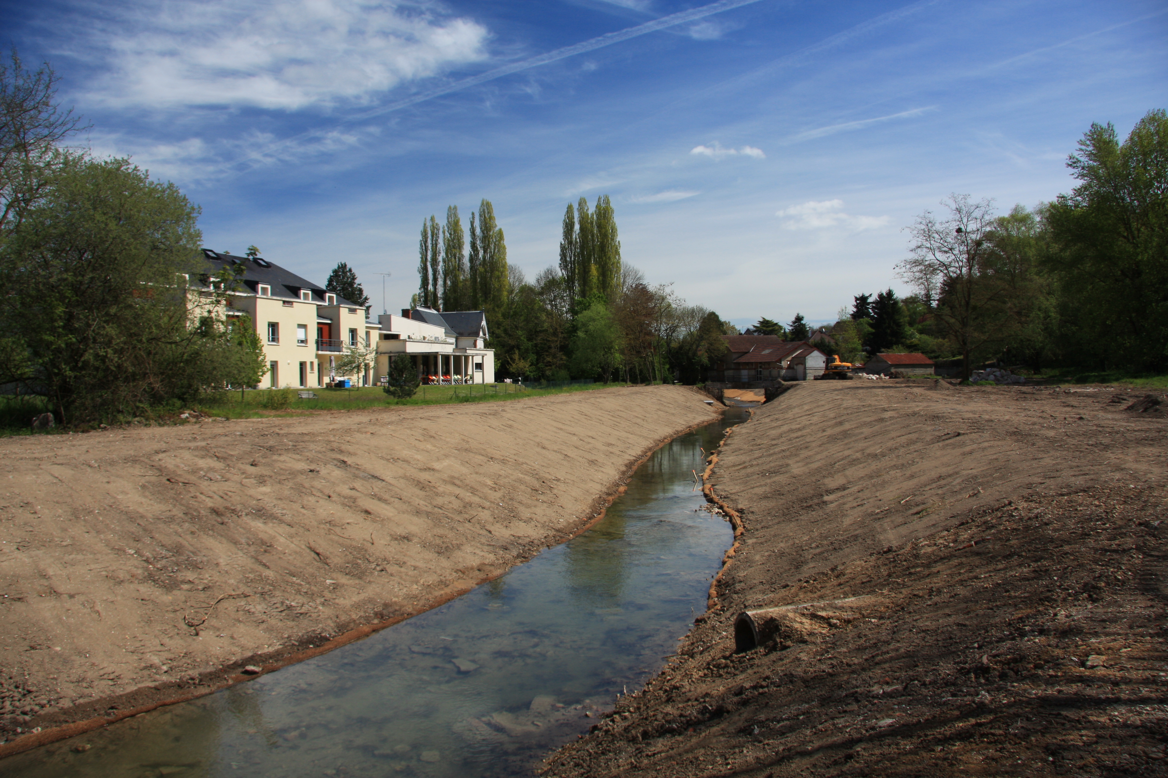 Restauration du Gault à Château-Renault (37) - Le Gault en aval des abattoirs communaux (pendant les travaux)