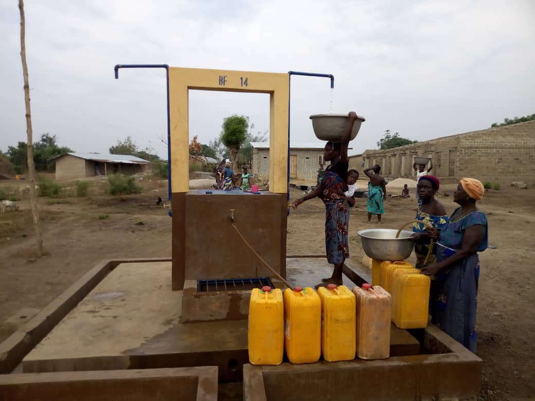 Borne fontaine de Védji - Bénin